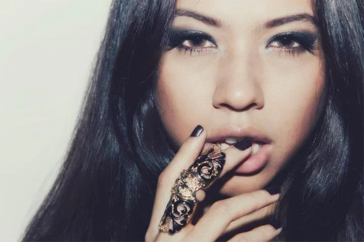 Girls And Money Suchi