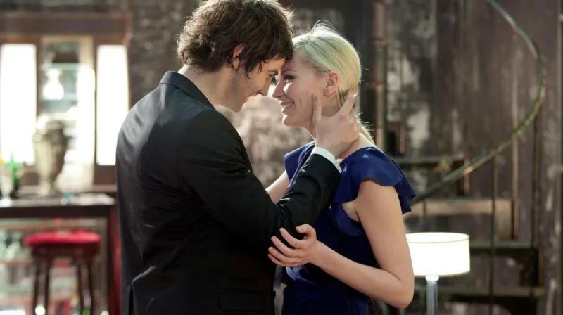 Jim Sturgess Kirsten Dunst Upside Down