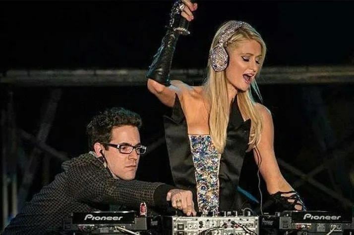 Paris Hilton DJing