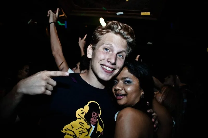 307769_242526739130331_982553158_n