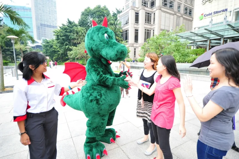 Ollie mingles with fans