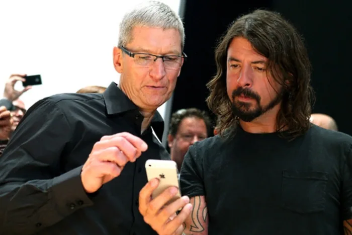 Tim Cook Dave Grohl Foo Fighters