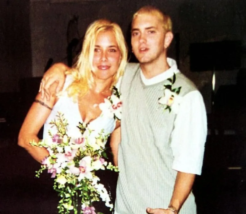 eminem_wife_kim_together_flowe