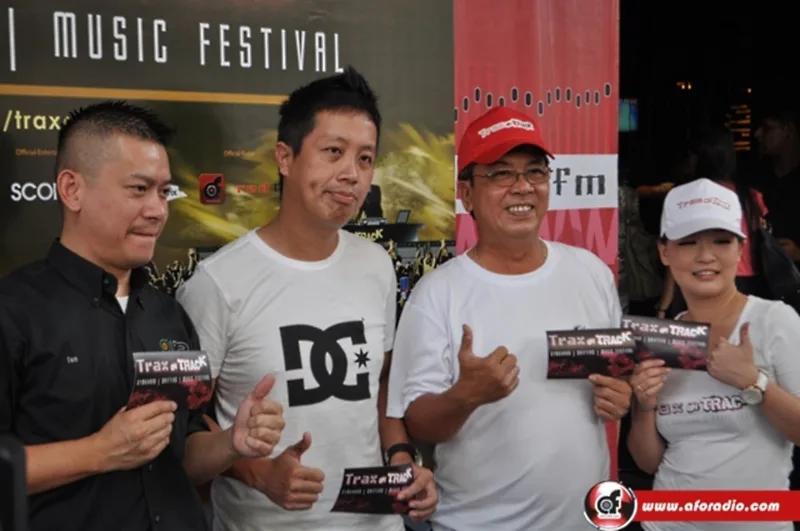 Trax-on-Track-aforadio0101201