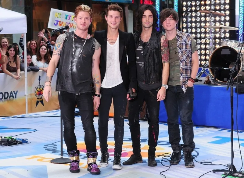 hot-chelle-rae-perform-today-show-01