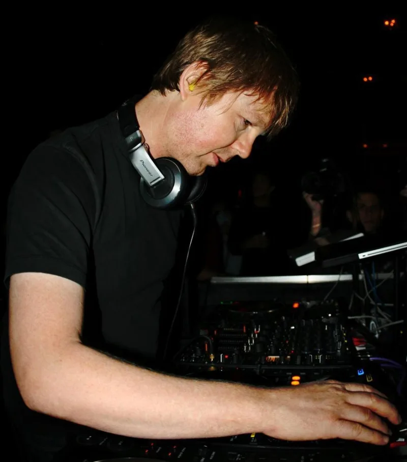 john-digweed-giant-wednesday-1015