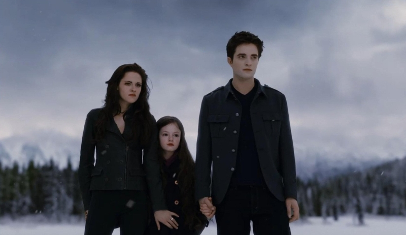 Bella Renesmee Edward Cullen The Twilight Saga Breaking Dawn Part 2