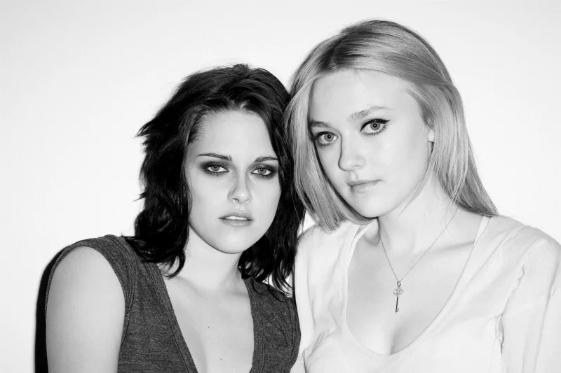 Rolling-Stone-kristen-stewart-and-dakota-fanning-11962627-1280-853