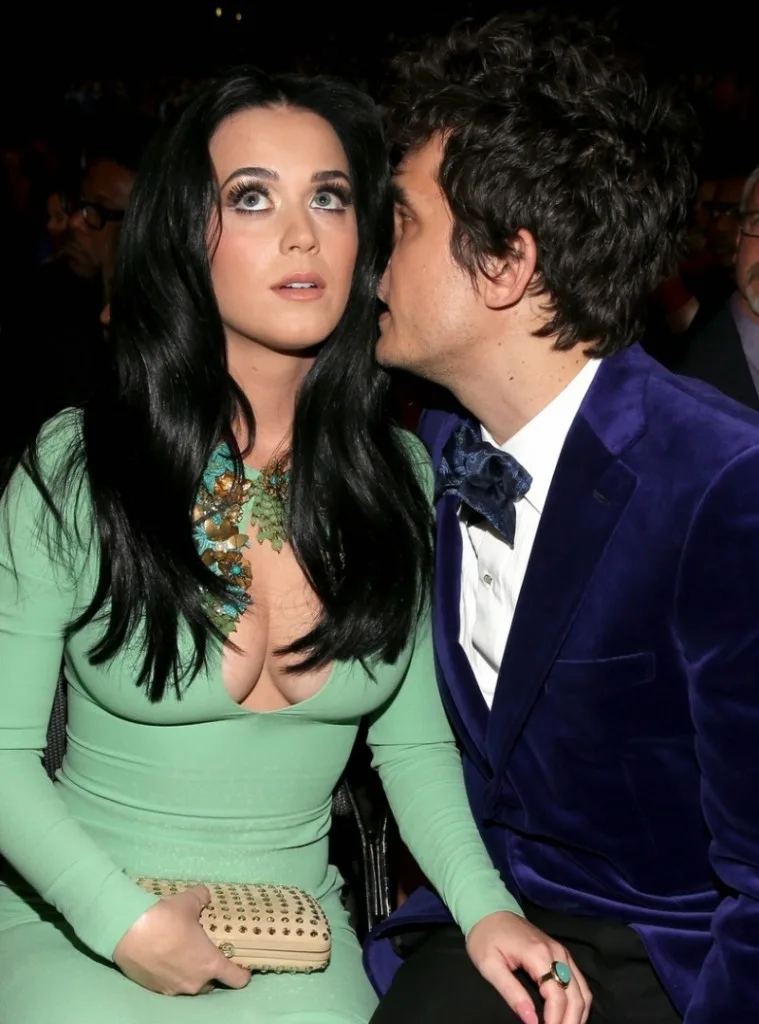 katy-perry-john-mayer-grammys-2013-seatmates-pics-01