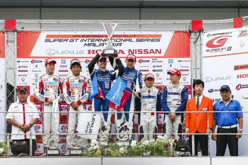 GT 500 Class Winners at Podium_1