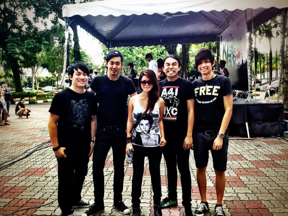 556523_10151063877695208_689277596_n