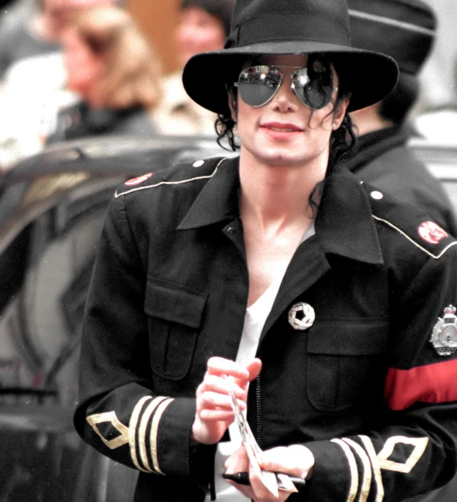 MJ-peace-for-michael-jackson-20666380-1165-1280