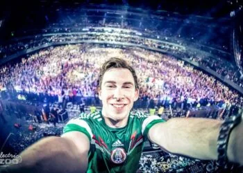 Photo via Hardwell on Facebook