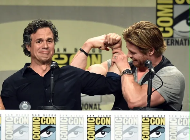 Chris Hemsworth Mark Ruffalo Muscles Showdown
