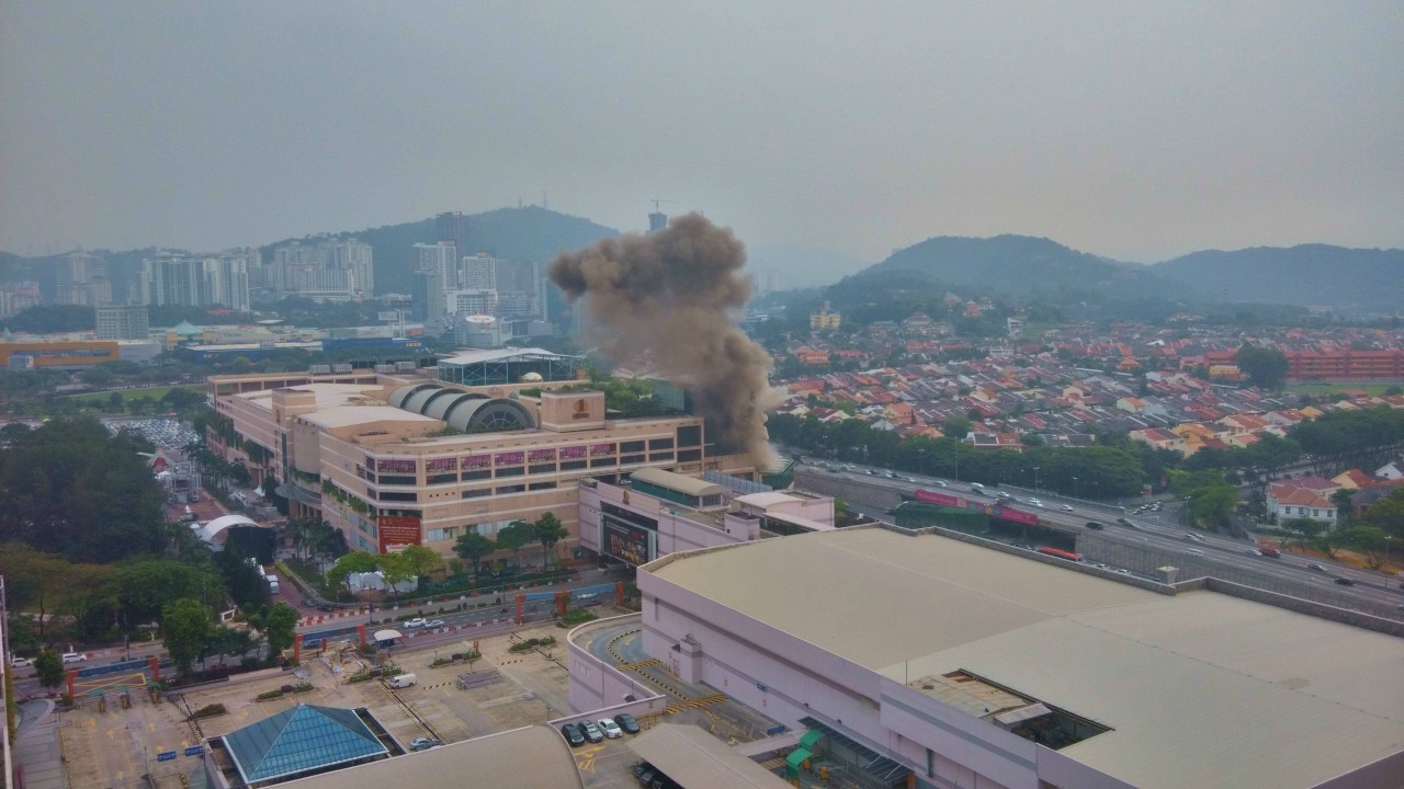 UPDATE: Fire At One Utama Shopping Mall - Hype Malaysia