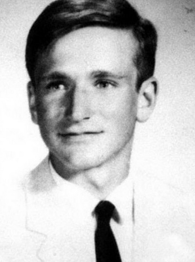 A younger Robin Williams (Source: antiekllc.com)