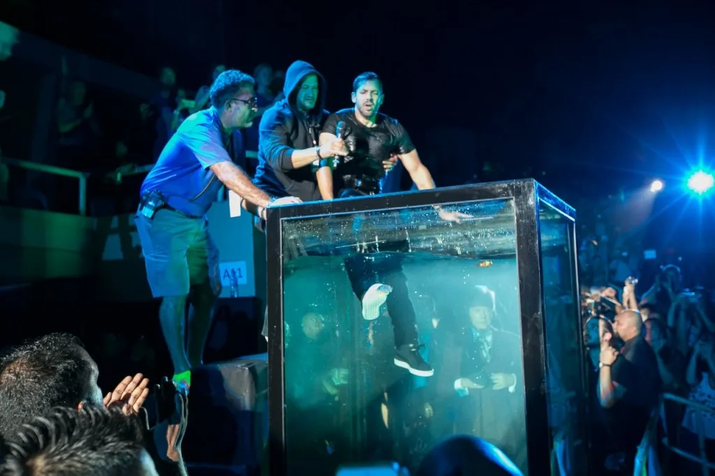 David Blaine Holding Breath Underwater Malaysia