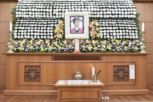 Ladies Code Rise Wake