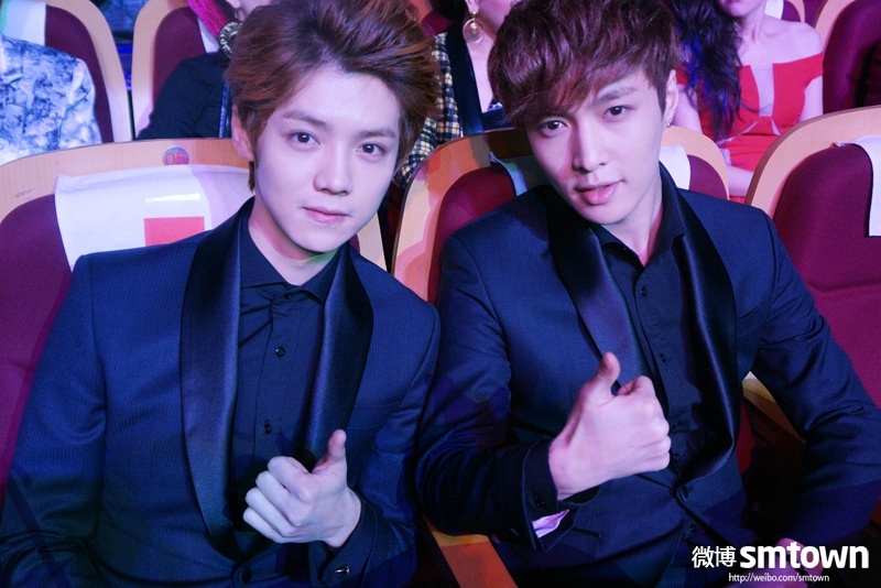 EXO M Lay and Luhan