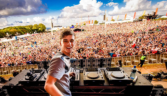 martin garrix tomorrowland