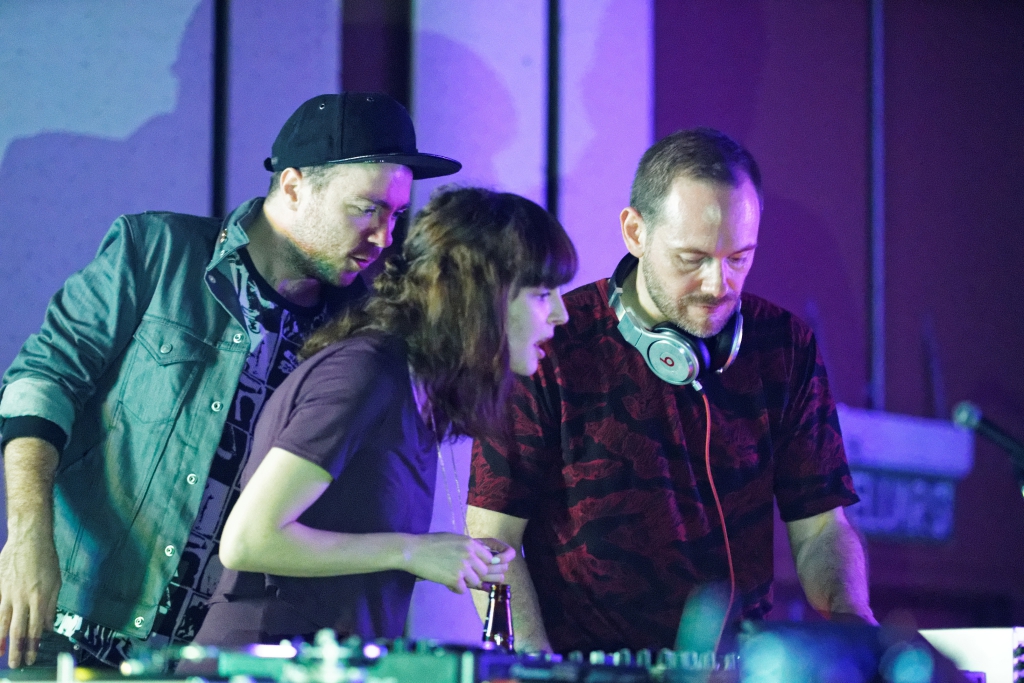 Chvrches (Martin Doherty, Lauren Mayberry, Iain Cook)