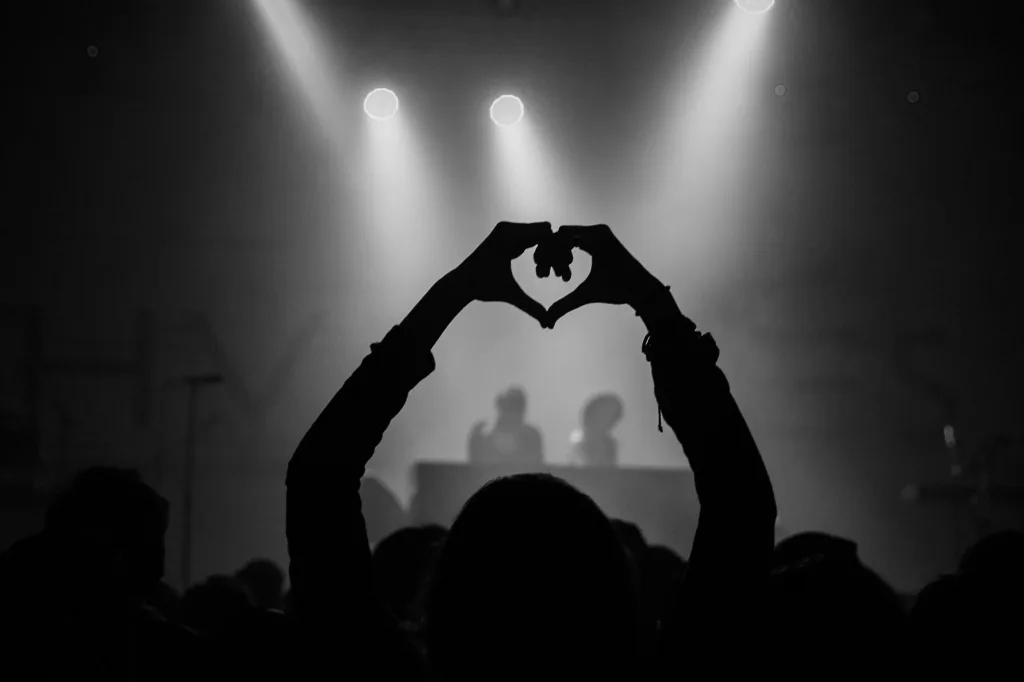 Urbanscapes Satellite Show CHVRCHES