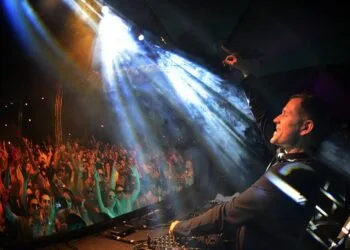 Photo via Kaskade on Facebook