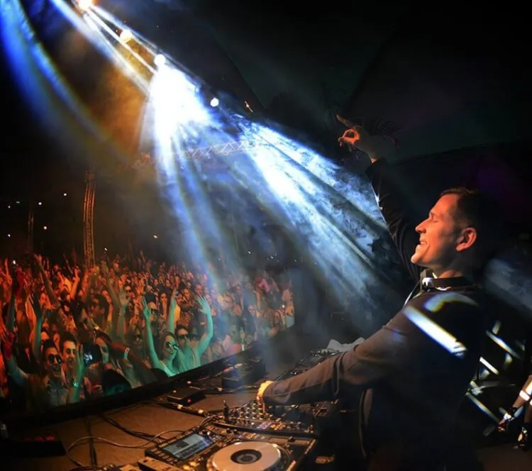 Photo via Kaskade on Facebook