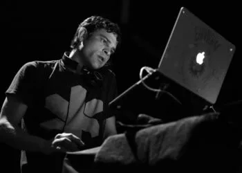 Photo via DJ Earworm on Facebook