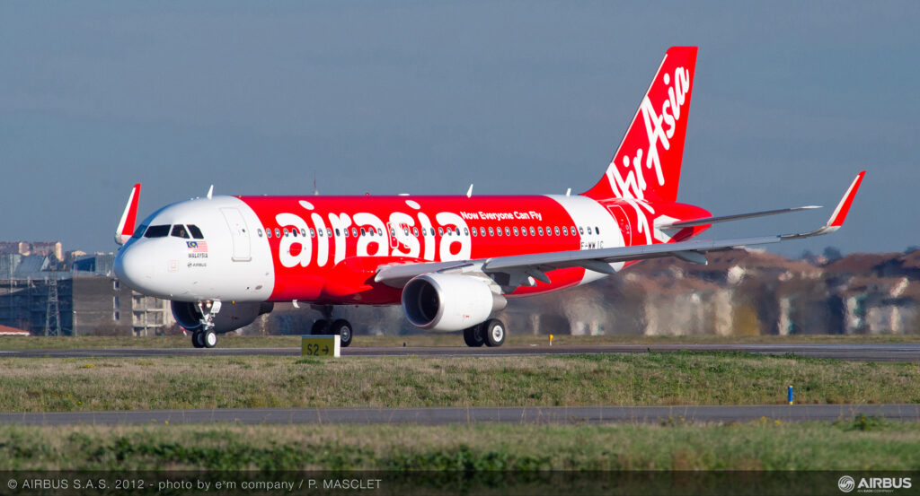A320_Sharklet_first_delivery_AirAsia_02