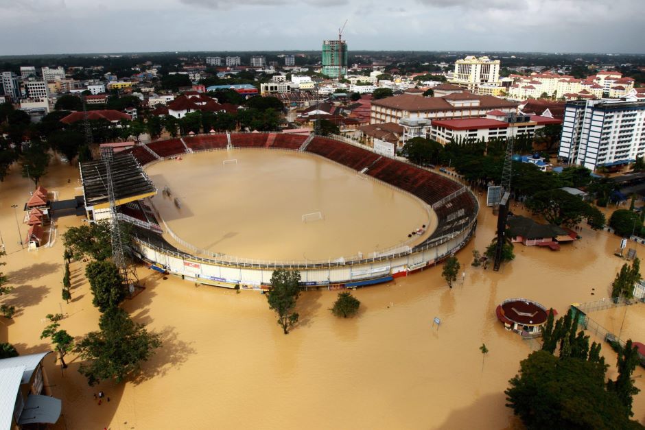 #PrayForPantaiTimur Negeri Sembilan Hit By Floods, Evacuees At 160,000