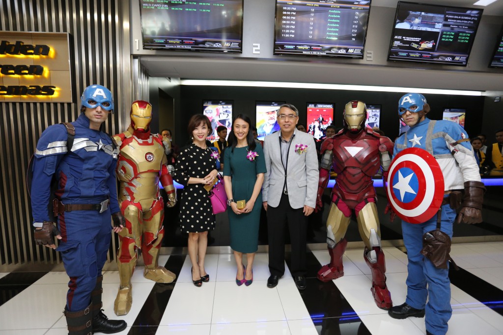 (L-R) Ms. Zetty Juyanti (General Manager - MRCB Group Retail Asset Development), Ms. Koh Mei Lee (CEO - GSC) & Mr. Irving Chee (General Manager - GSC)