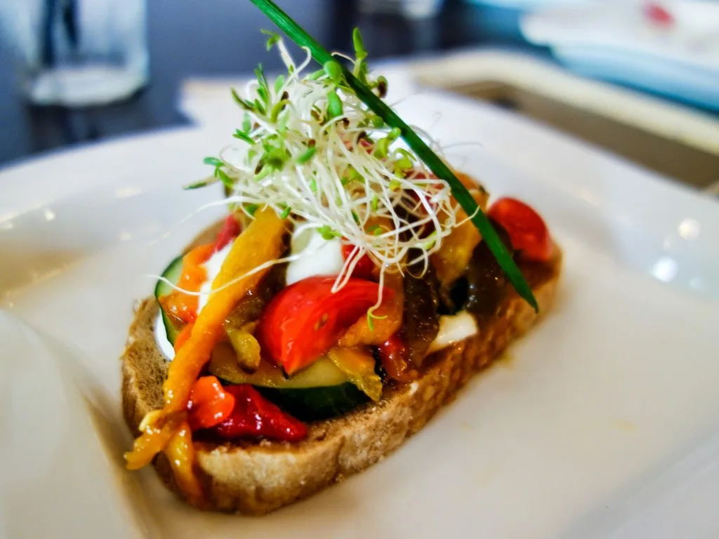 Mosano Coffee - Open Sandwich
