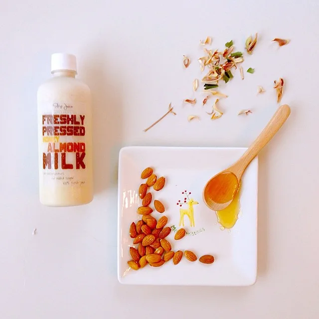 Strip Juice Honey Almond Milk