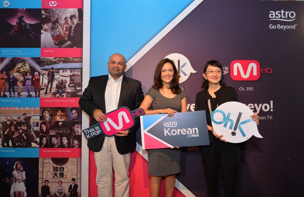 From Left - Vineet Puri from Channel M HD, Agnes Rozario from Astro and ...
