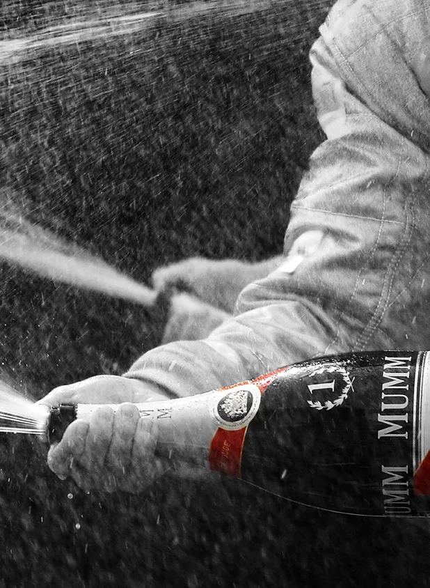 champagne mumm F1 picture