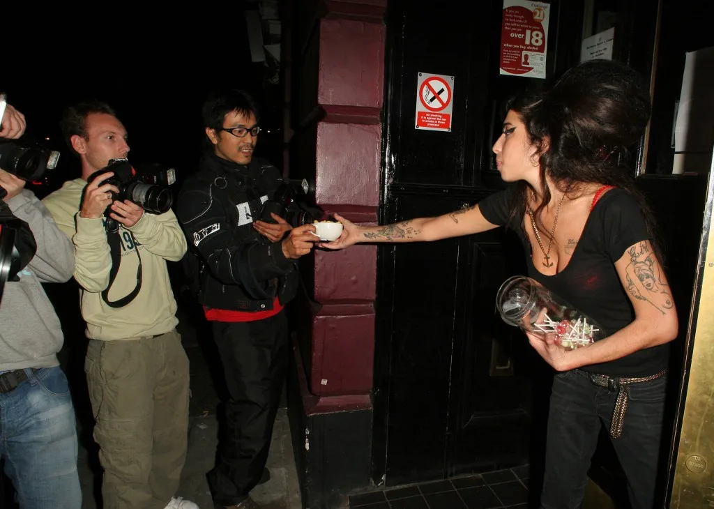 NON EXCLUSIVE WORLD RIGHTS