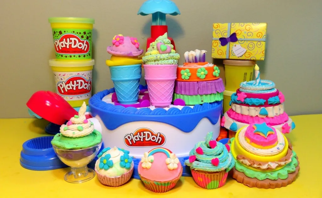 Play-Doh Ice Cream Cake Set
