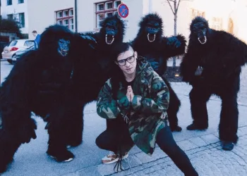 SOURCE: https://instagram.com/skrillex/