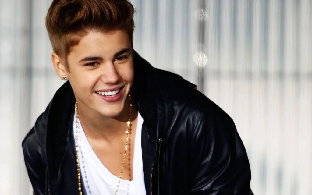 justin-bieber-2013-3226-hdwallfan-jpg