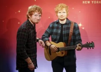 Musician Ed Sheeran poses with his wax figure at Madame Tussauds museum in the Manhattan borough of New York May 28, 2015. REUTERS/Shannon Stapleton