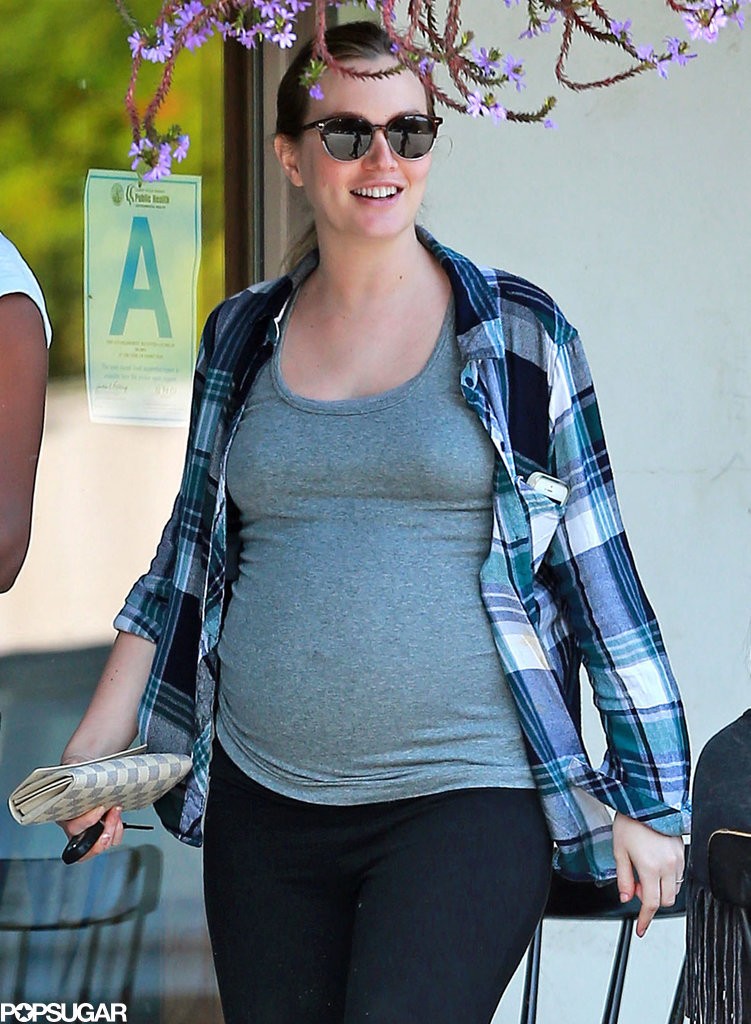 Leighton Meester Baby Bump