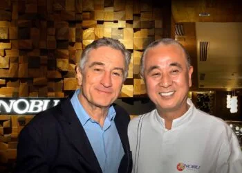 Robert de Niro & Chef Nobu Matsuhisa (Source: City of Dreams Manila Facebook page)