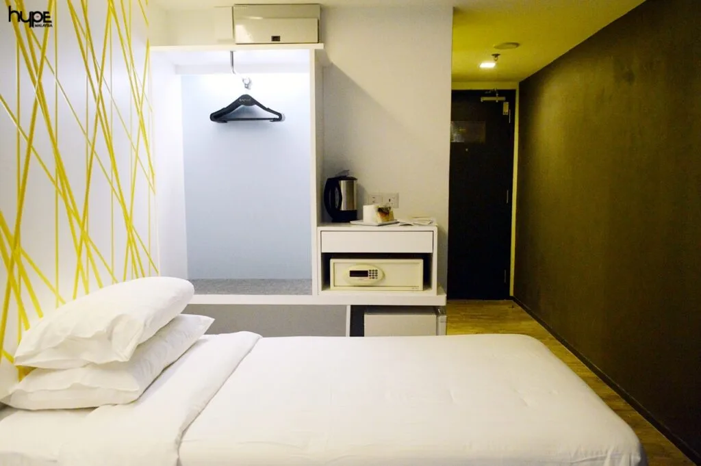 First World Hotel Tower 2 Annex XYZ Deluxe Room