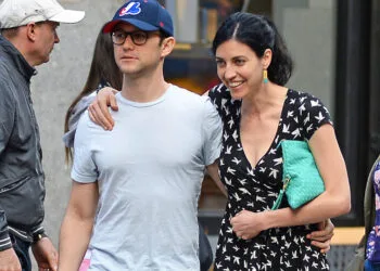 124843, EXCLUSIVE: Joseph Gordon-Levitt seen with his girlfriend Tasha McCauley at SoHo in New York City. New York, New York - Saturday, August 23, 2014.Photog: © Pa© PacificCoastNews. Los Angeles Office: +1 310.822.0419 London Office: +44 208.090.4079 sales@pacificcoastnews.com FEE MUST BE AGREED PRIOR TO USAGE
