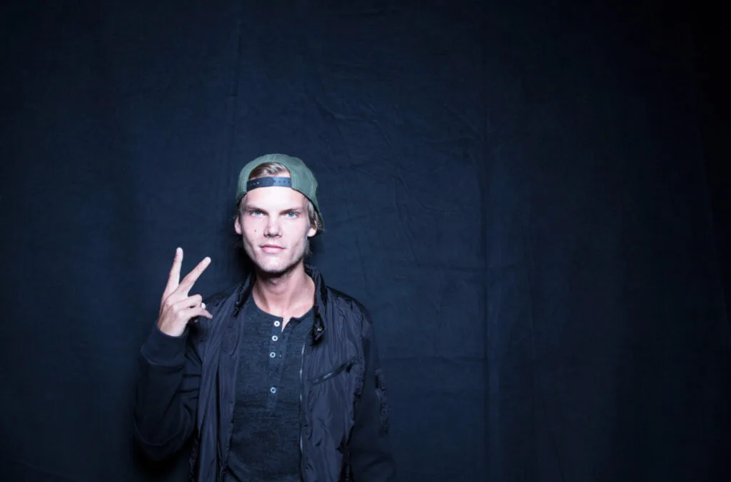 Avicii Cancels Shows
