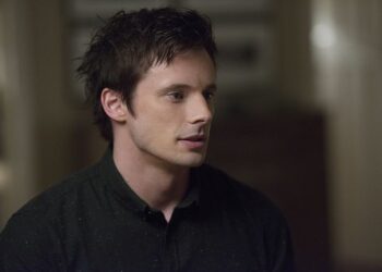 iZombie -- "Maternity Liv" -- Image Number: ZMB107A _0063 -- Pictured: Bradley James as Lowell Tracey -- Photo: Diyah Pera/The CW -- ÃÂ© 2015 The CW Network, LLC. All rights reserved.