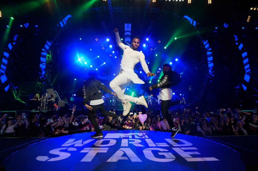 Jason Derulo performing at MTV World Stage Malaysia 2015 on 12 Sep Pic 1 (Credit - MTV Asia & Kristian Dowling)