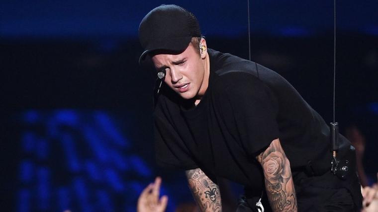 Justin Bieber Cries 2015 MTV VMA