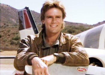 LOS ANGELES - MARCH 12: Richard Dean Anderson as MacGyver in the opening sequence of the action adventure television series, MacGyver. Image dated 1986. Image is a frame grab. (Photo by CBS via Getty Images)